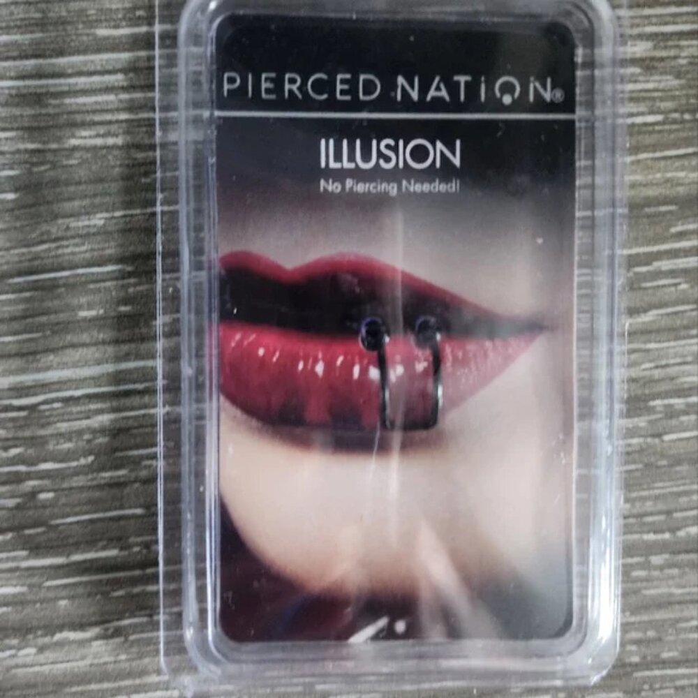Lip Piercing (Ilussion)